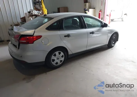 2016 Ford Focus S z USA, uszkodzony, nr VIN 1FADP3E21GL311234